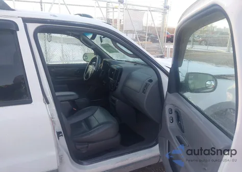 2002 Ford Escape Xlt from USA, damaged, VIN 1FMYU03122KC73150